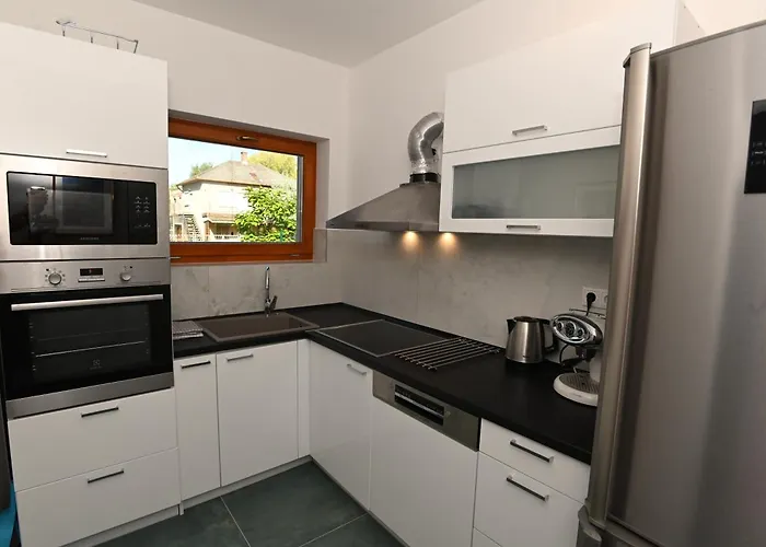 Buzavirag Haz * Siófok